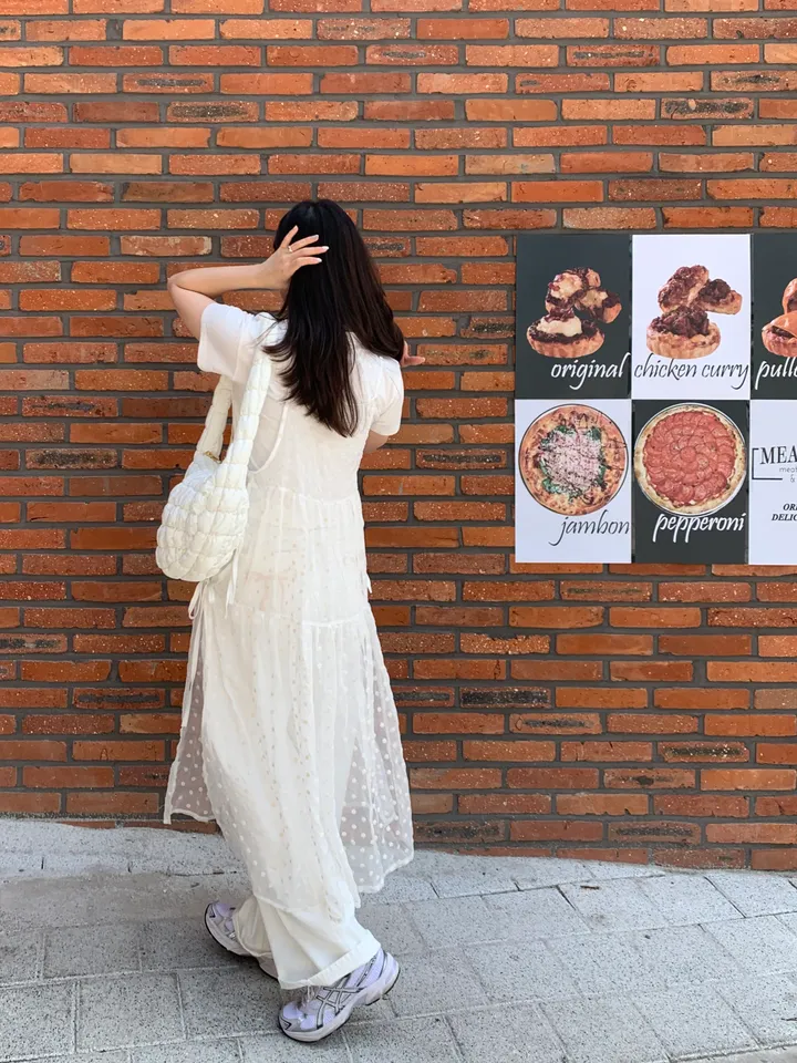 퐁신쫀쫀 겨울백 🩷 2type/ 폭신 귀여운 포인트 버블 미니 패딩백 제니 코스 사계절 신상 데일리 보부상 곱창끈 증정 소프트 크로스백 숄더백 상세 이미지 9