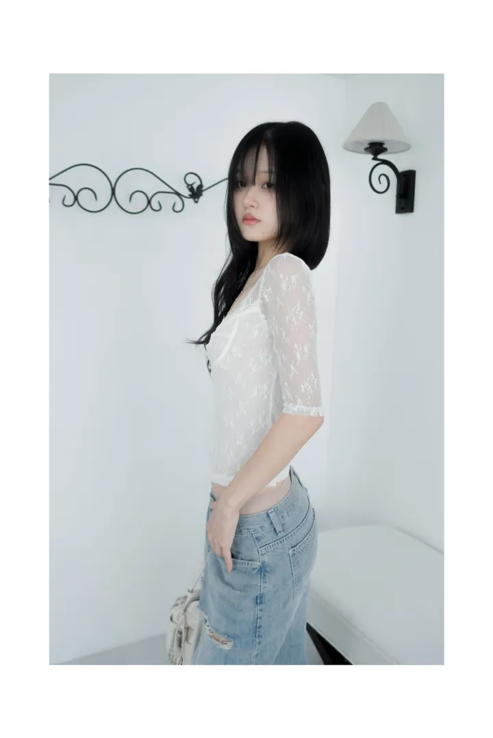 반팔 티셔츠 모델 착용 이미지-S1L46