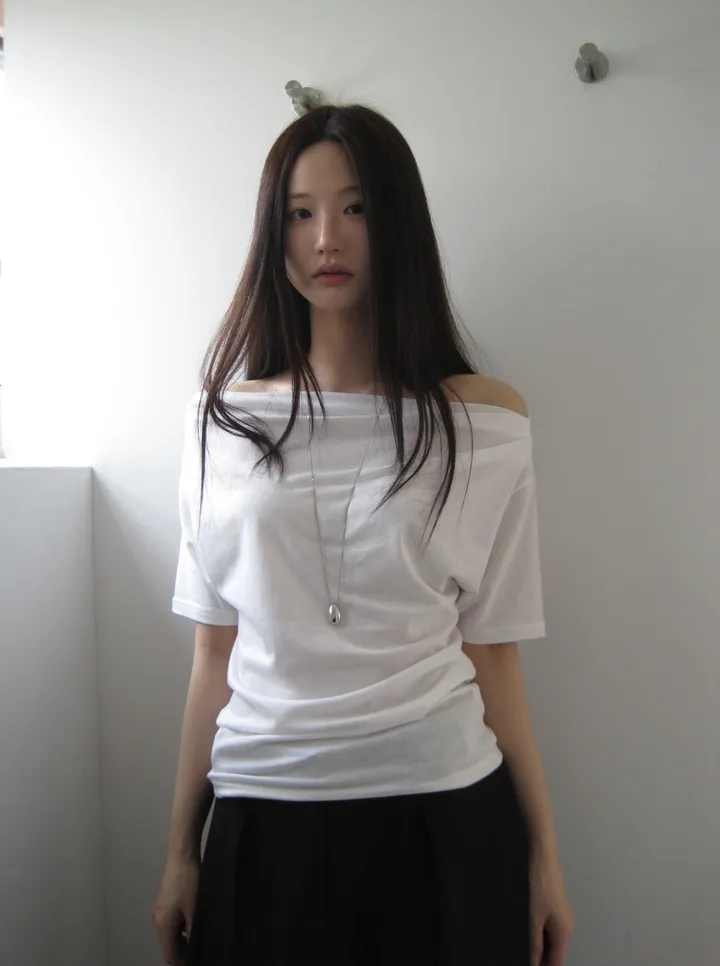 반팔 티셔츠 모델 착용 이미지-S1L16