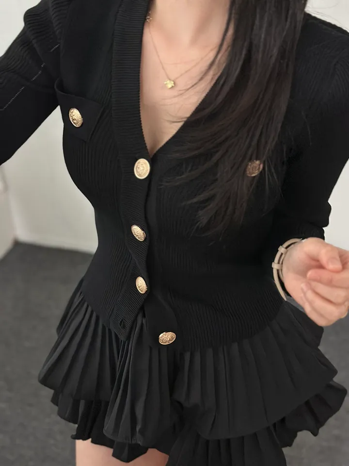 [S~L/코디SET]금장 버튼 골지 니트 슬림핏 쫀쫀 스판 브이넥 긴팔 가디건 캉캉 주름 치마 플레어 플리츠 치마바지 속바지내장 a라인 미니 스커트 투피스 세트 페미닌 데이트룩 상세 이미지 26