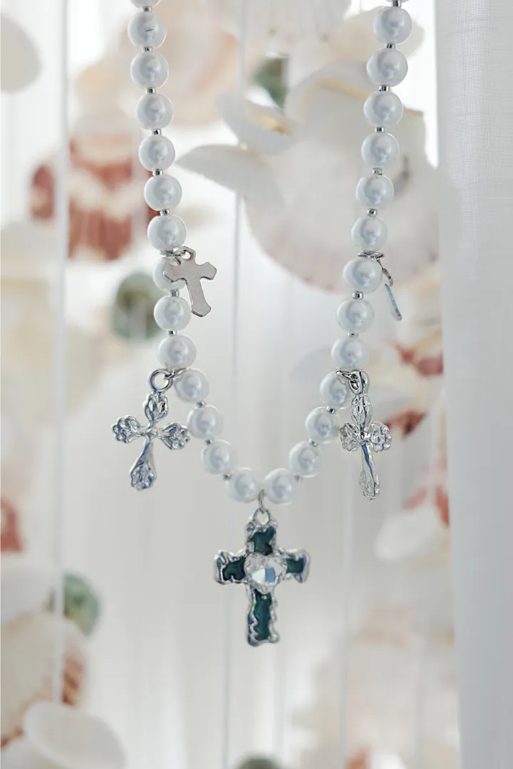 blue cross necklace | 블루 하트 십자가 진주 목걸이 상세 이미지 4