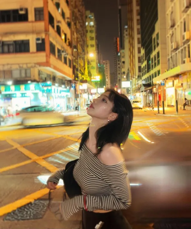에스파🖤카리나🖤착용/ 캐비넷 단가라 오프티셔츠 상세 이미지 2