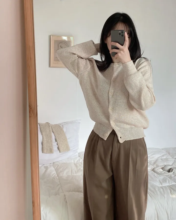 [데일리/인생핏] 라운드 무지 기본 긴팔 니트 가디건 상세 이미지 55