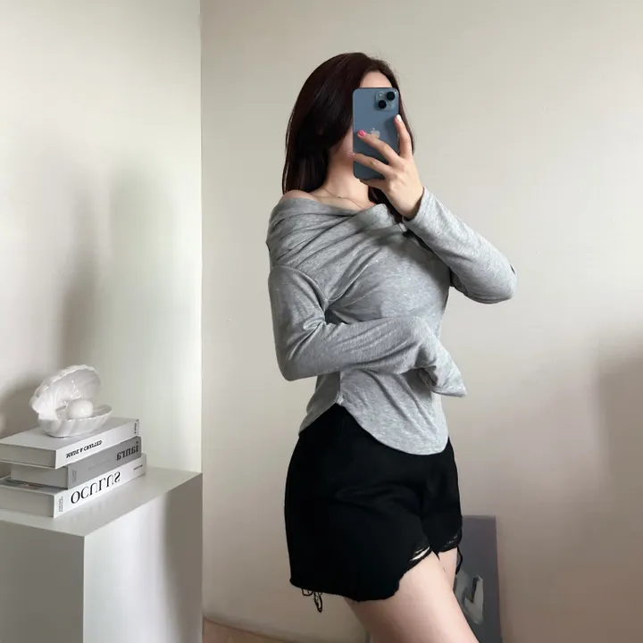 밑단u![군살커버여유핏/살짝오프숄더-]가슴안감으로 비침없는, 드레이핑 셔링 밑단 라운드 굴림 언발 쫀득 고퀄 분위기 여신 긴팔 크롭 루즈핏 티셔츠 (4col):리틀페어리 상세 이미지 17