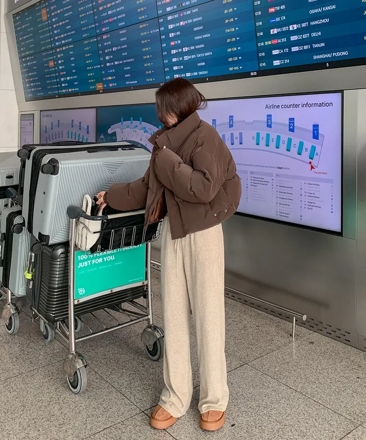 [묶음할인/누적1만🔥무광ver] 쏘힙!! 하이넥 숏 오버핏 크롭 레더 패딩 루즈핏 매트 가죽 점퍼 숏패딩 크롭패딩 레더패딩 가죽패딩 5COL 상세 이미지 66