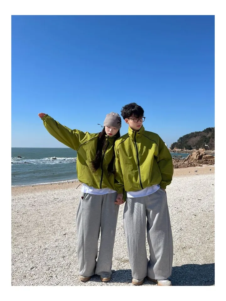 UNISEX [SS/하이넥] 래시 윈드러너 자켓 바람막이 점퍼 오버핏 커플 커플룩 시밀러룩 벌룬 와이드 트레이닝 팬츠 커플 커플룩 시밀러룩 여행 데이트 상세 이미지 12