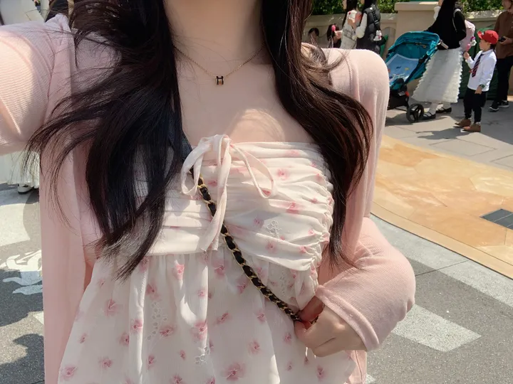 SET💘[인간벚꽃🌸/군살커버핏-]플라워 패턴 밴딩 끈나시 리본 프릴 쉬폰 크롭 뷔스티에 + 살탐방지 긴팔 루즈핏 여리 가디건 세트 (3col):리틀페어리 상세 이미지 16