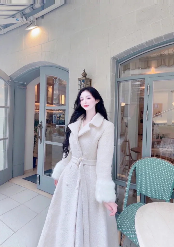 [빠른배송💗/신상기획할인💗] 아르떼미떼 아이보리 폭스 소매 페이크 퍼 벨트 플레어 롱 울 코트 (high quality - 아이보리 , 핑크 국내제작 고퀄리티 안감 누빔 겨울 한겨울 방한 아우터 연말룩 원피스 연말 파티룩 페이크퍼 에코퍼 드뮤어룩 드뮤어) 상세 이미지 28