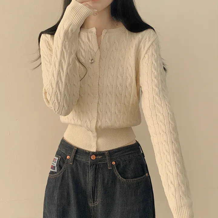 [국내제작/봄가디건🤍] 허리 잘잡아주는, 꽈배기 라운드 크롭 기본 슬림핏 허리잘록 니트가디건 상세 이미지 4