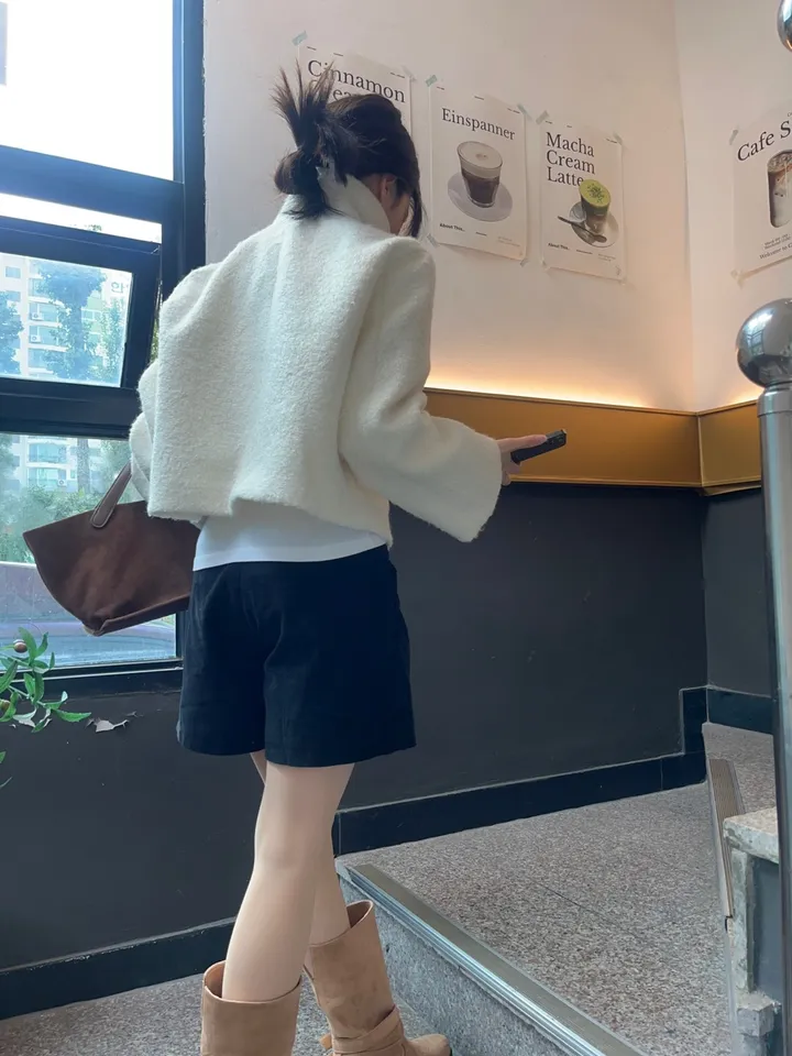 [주문폭주] 크리미 하이넥 숏코트 - 2col 상세 이미지 26