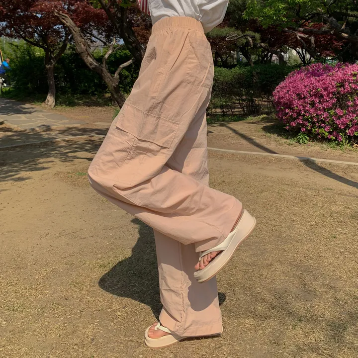 [묶음할인🎁간절기🤎롱&숏/진짜강추ㅠ] 아이스 바스락 나일론 썸머 카고 와이드 트레이닝 팬츠 하이웨스트 밴딩 봄 츄리닝 바지 냉장고 벚꽃룩 꽃놀이룩 개강여신 6COL 상세 이미지 15