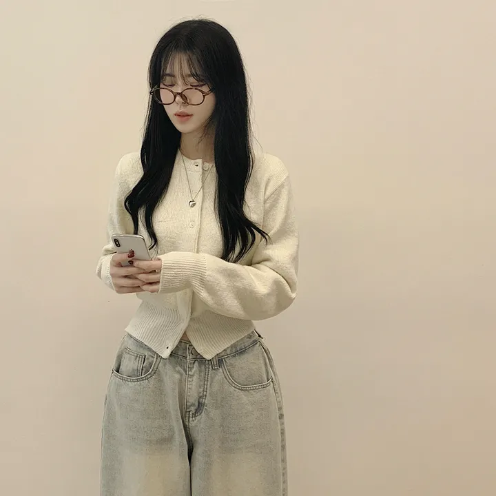[허리잘록~뽀송따뜻💭] 부드러운 데일리 라운드 크롭 슬림 니트가디건 상세 이미지 7