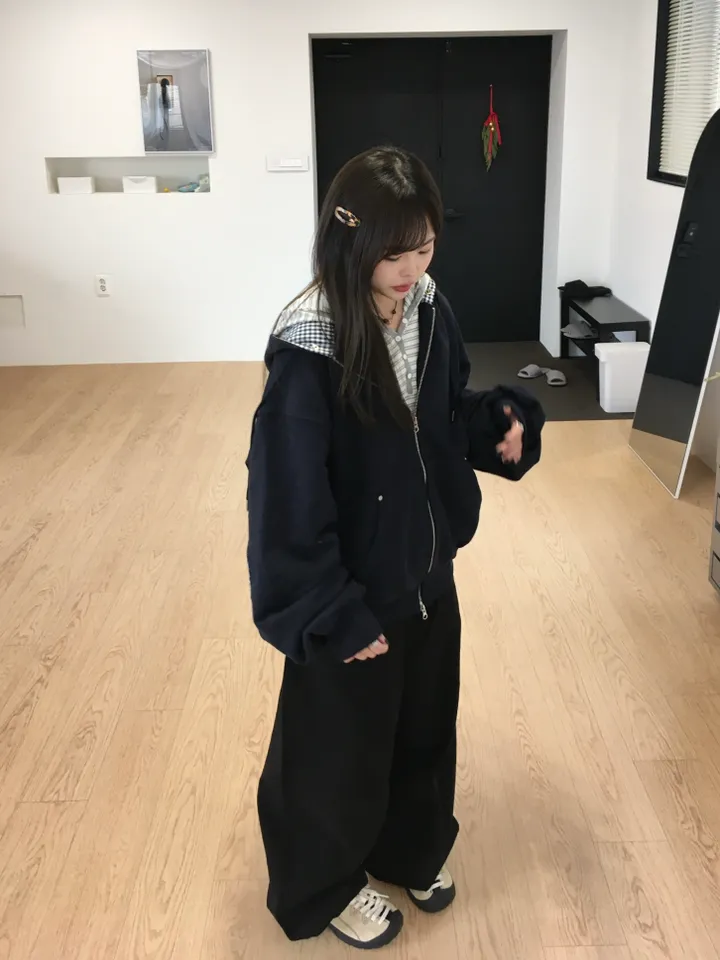 (*주문폭주 입고지연*)(2 color) 체크 패치 투웨이 후드집업 상세 이미지 52