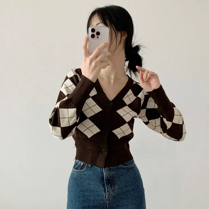 [예쁨보장] 아가일 브이넥 크롭 버튼 니트 가디건 5colors 상세 이미지 31