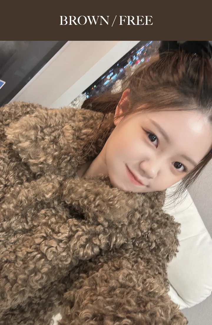 [안아주고싶은/품절임박] 풍성 복실 오버핏 카라 양털 퍼 코트 자켓 상세 이미지 19