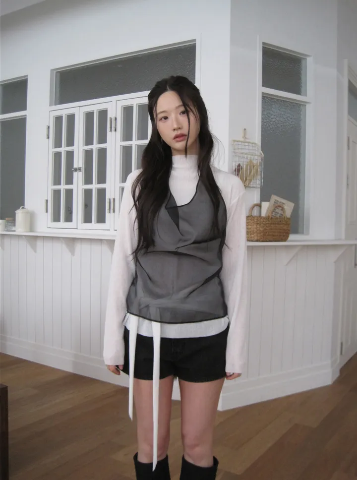민소매 모델 착용 이미지-S1L21