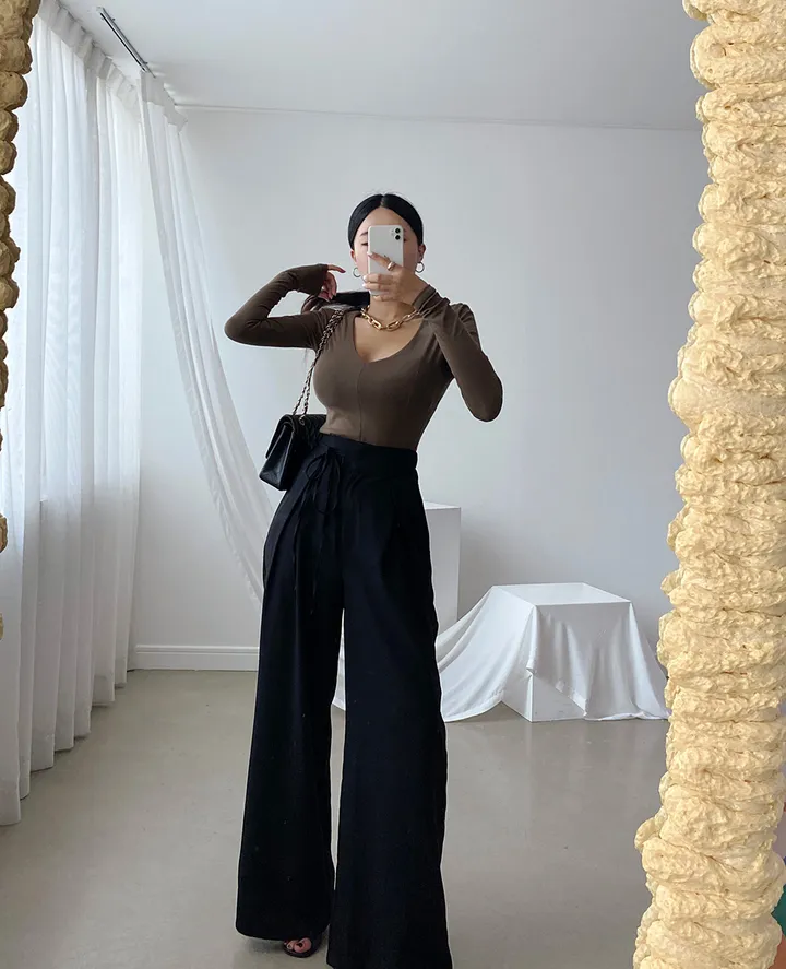 패드 브이넥 스판 절개 슬림 티셔츠 상세 이미지 21