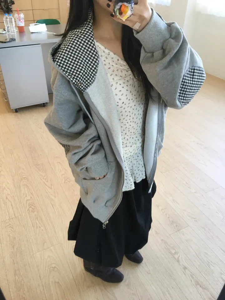 (*주문폭주 입고지연*)(2 color) 체크 패치 투웨이 후드집업 상세 이미지 11