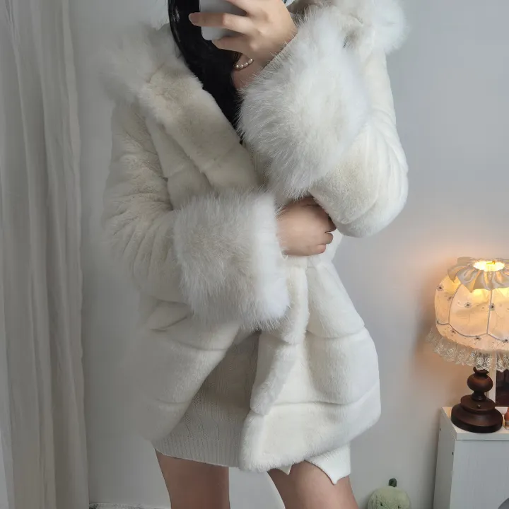 [고퀄💎 핏보장* 문의폭주!] 하얀요정 밍크 후드 퍼코트자켓 (내부누빔안감) / 겨울아우터 / 밍크퍼자켓 / 데이트룩 상세 이미지 9