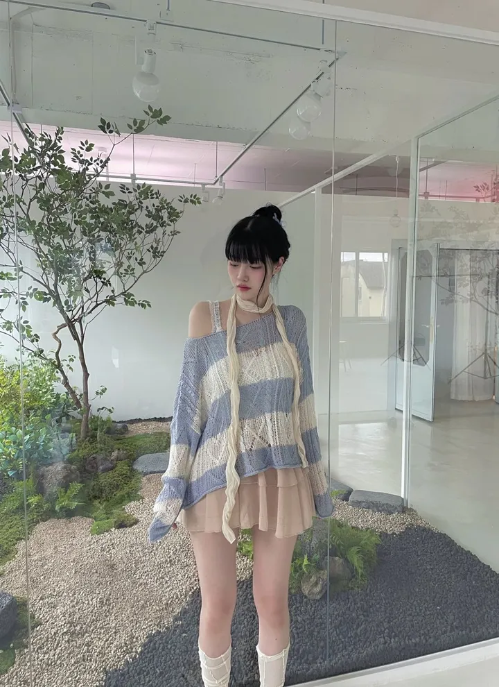나나 시스루 스트라이프 루즈핏 입술넥 니트 3color 상세 이미지 21