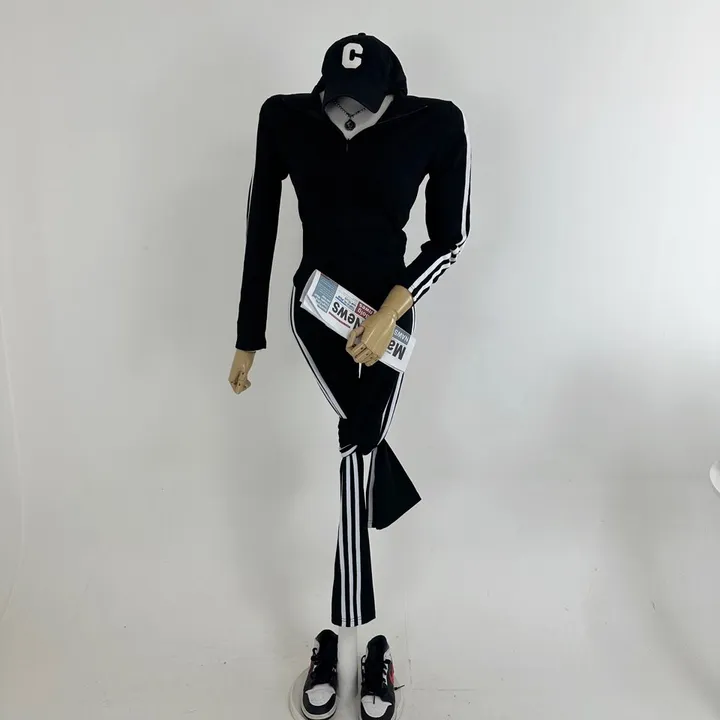 [최저가/몸매보정/데일리/운동/헬스/필라테스/코디추천] 하이 쫀쫀 스판 삼선 배색 트랙 라인 부츠컷 밴딩 레깅스 (2COLOR) 상세 이미지 24