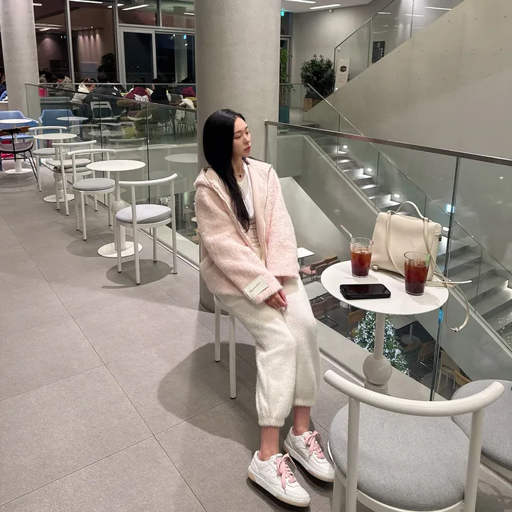 [러블리⛄/털빠짐X] 핑키 딸기우유 소프트 후드 퍼 뽀글이 앙고라 코트 집업 자켓 상세 이미지 10
