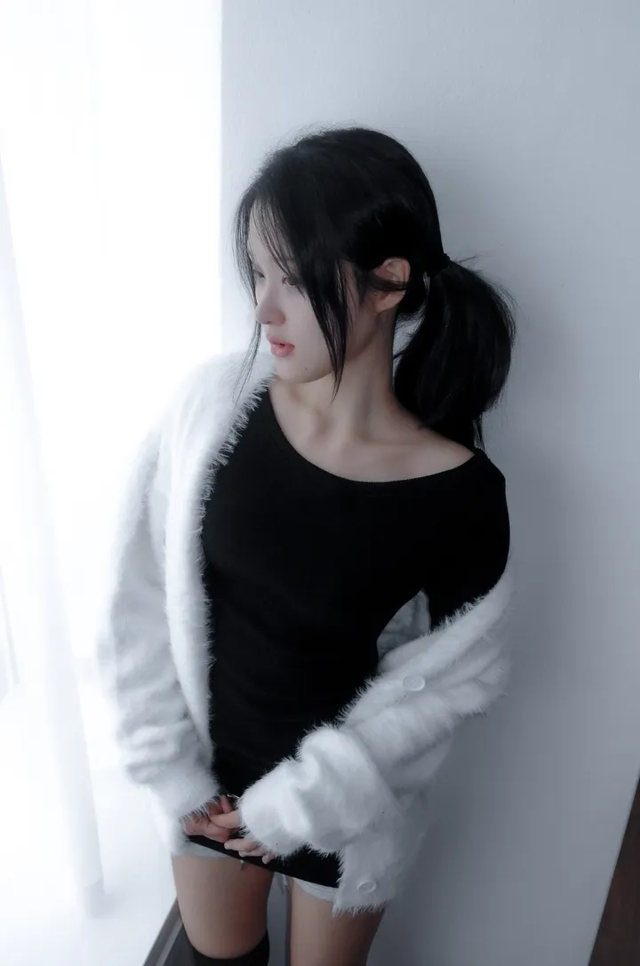 카디건 모델 착용 이미지-S1L6
