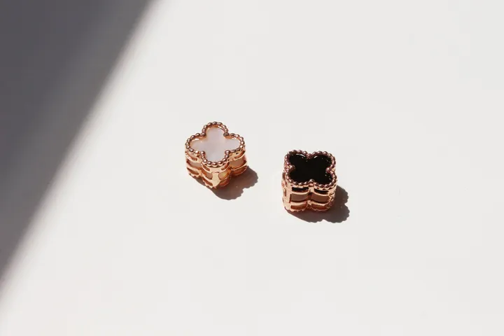 [에이블리 단독][14K GOLD] 네잎클로버 양면 목걸이 펜던트 상세 이미지 5