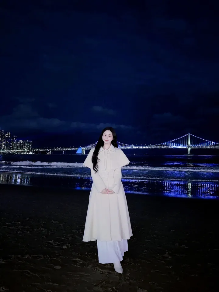 [빠른배송💗/기획특가💗] 벨 블랑쉬 케이프 스노우 아이보리 벨트 플레어 롱 코트 (high quality - 아이,핑크 고퀄리티 겨울 한겨울 방한 연말룩 페이크퍼 에코퍼) 상세 이미지 25