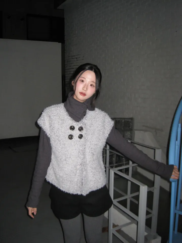 민소매 모델 착용 이미지-S1L19