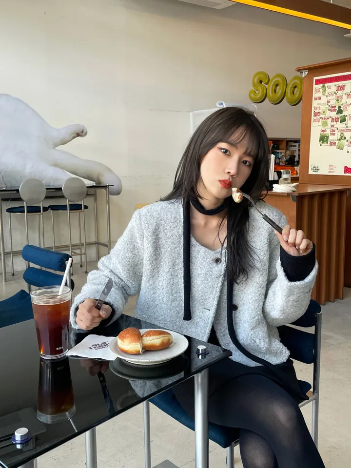 [2-3주소요/주문폭주]잇츠 라운드넥 크롭 부클 울 자켓 - 2 color 상세 이미지 6