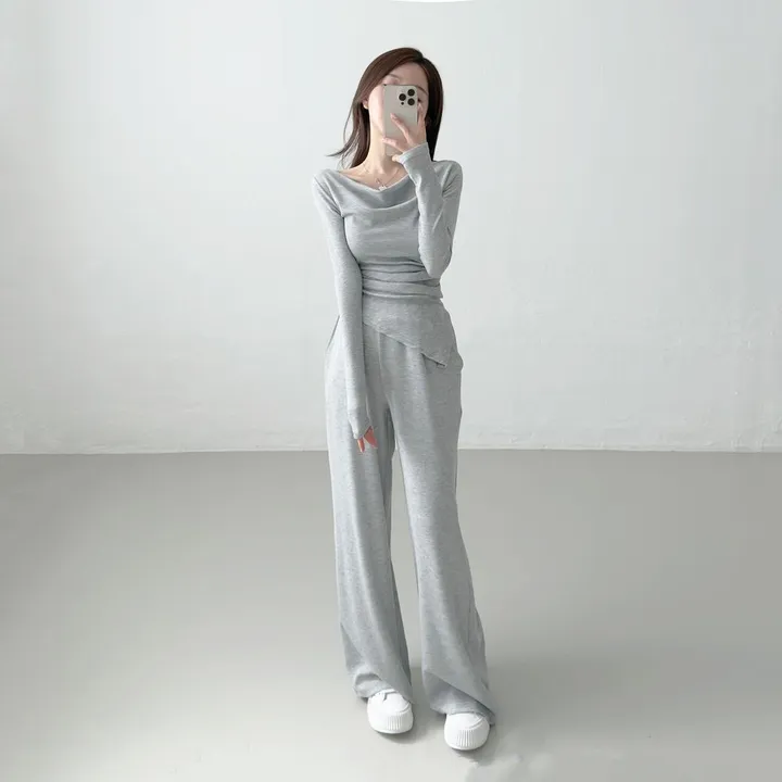 [키작녀추천/set가격!] 오프숄더 입술넥 언발란스 셔링 긴팔 티셔츠 + 허리쏙 밴딩 와이드팬츠 일자팬츠 봄가을 트레이닝 세트 개미허리 허리잘록 투피스 페미닌 (3color) 상세 이미지 9