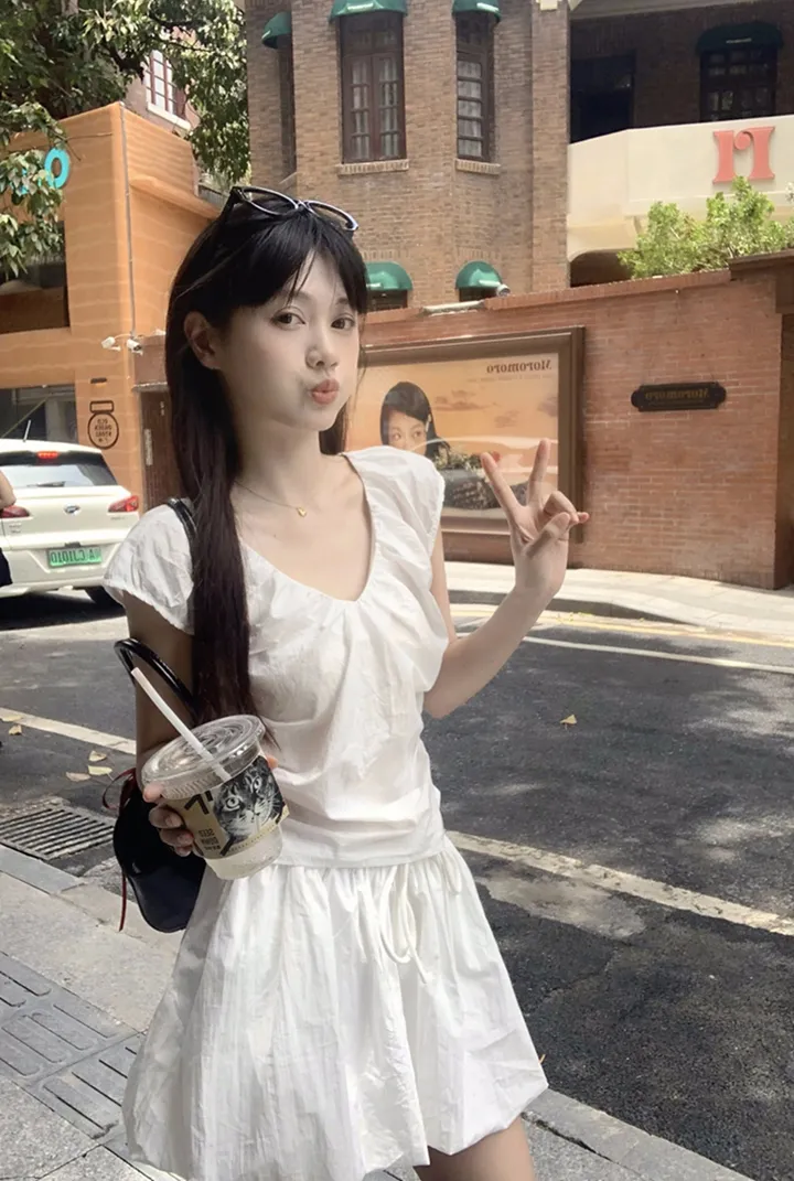 [봄신상💗/2pc세트]퓨어블 셔링 브이넥 블라우스 + 펌킨 스커트 투피스 코디set 상세 이미지 14