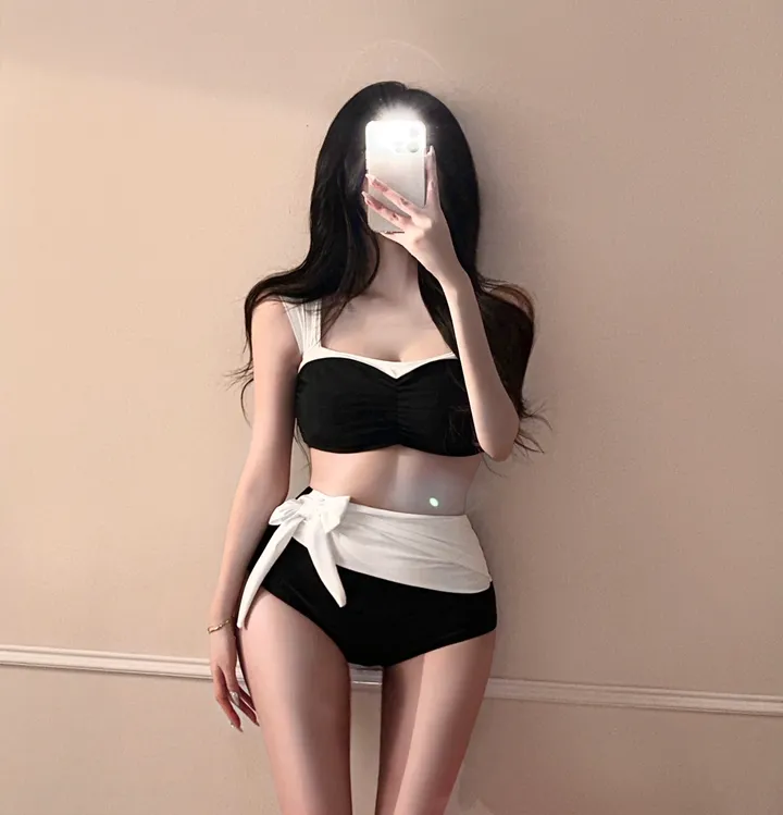 [인생샷보장!!/청순섹시/군살커버] 글램 배색 셔링 온/오프숄더 리본 스트랩 세련 하이웨스트 비키니 투피스 세트 비치웨어 수영복 슬림핏 뱃살커버 여신 공주룩 해외여행 휴양지 호캉스 상세 이미지 1