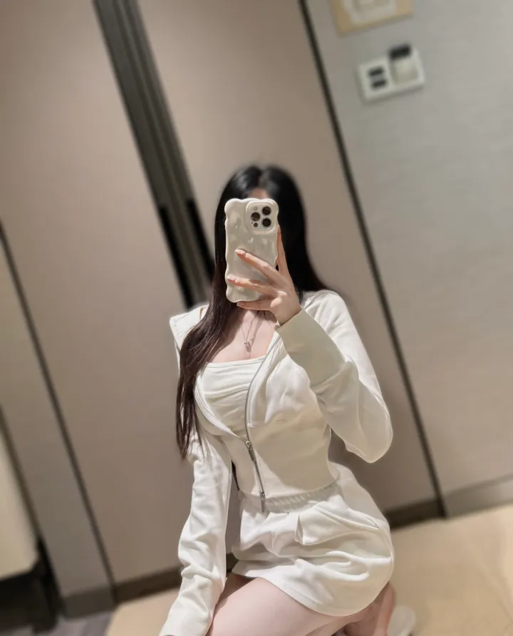 바배*하이퀄리티 크롭 후드 집업 + A라인 핀턱 밴딩 미니스커트 트레이닝 세트 투피스 (3color) 상세 이미지 28