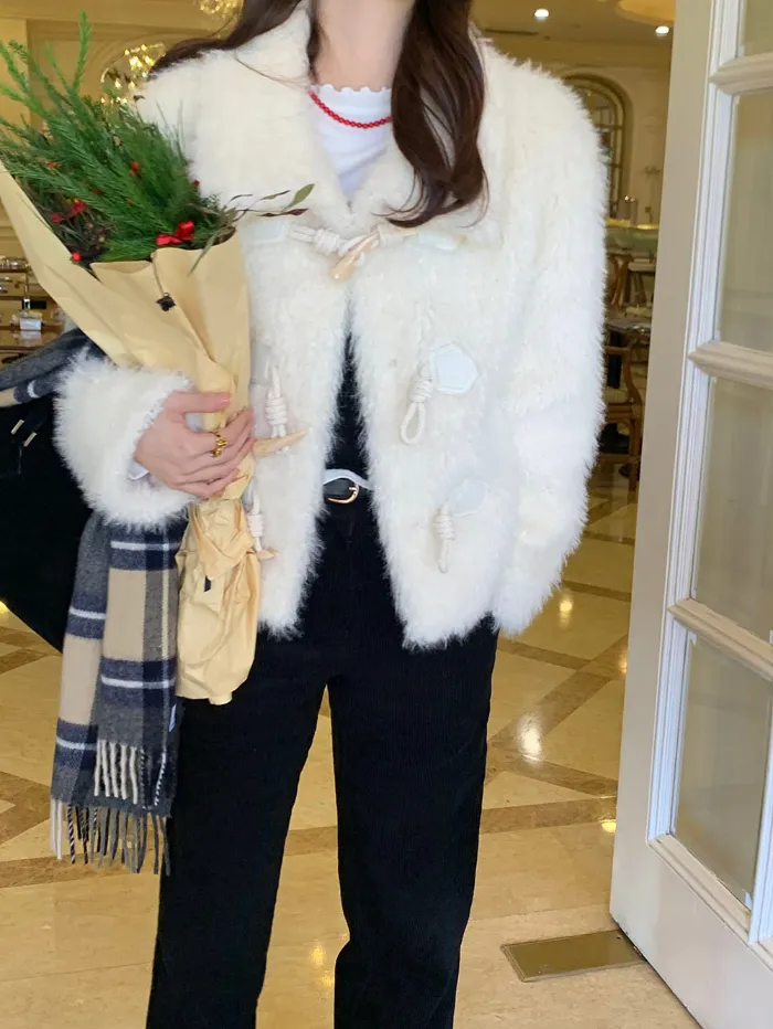 🩷당일출고🩷디로비❤️카라 떡볶이 단추 페이크 퍼 자켓 1color 상세 이미지 14