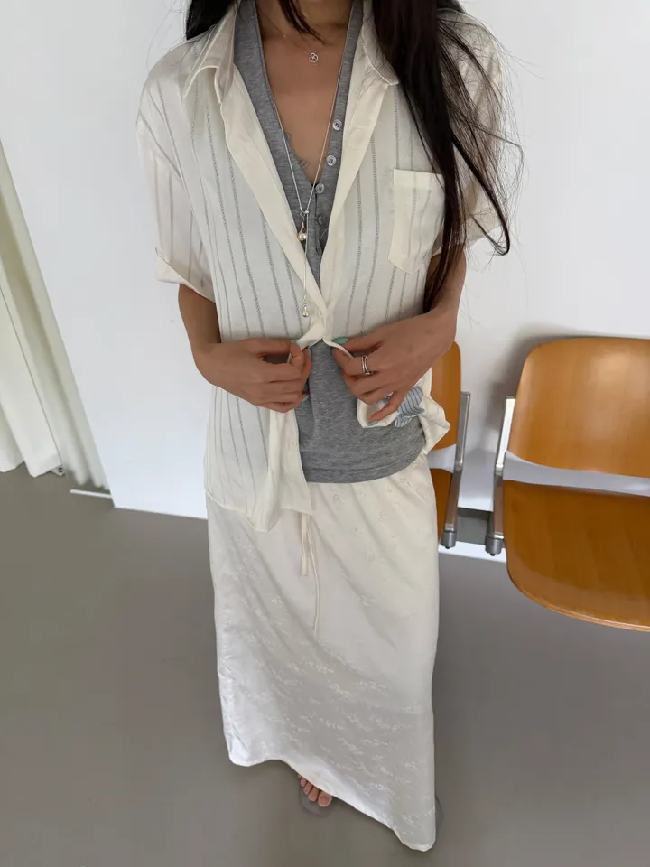 블라우스 모델 착용 이미지-S1L14