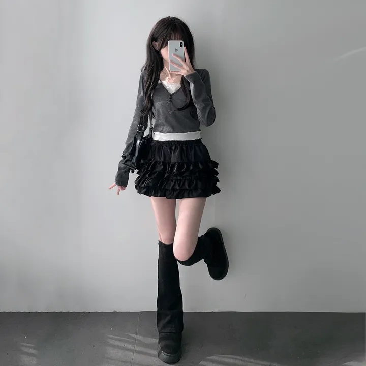 *반팔로발송/긴팔품절* [무채색+러블리/코디세트] 버튼 레이스 리본 배색 페이크 레이어드 긴팔 티셔츠+스모크밴딩 캉캉 미니 스커트 투피스 세트 상세 이미지 7
