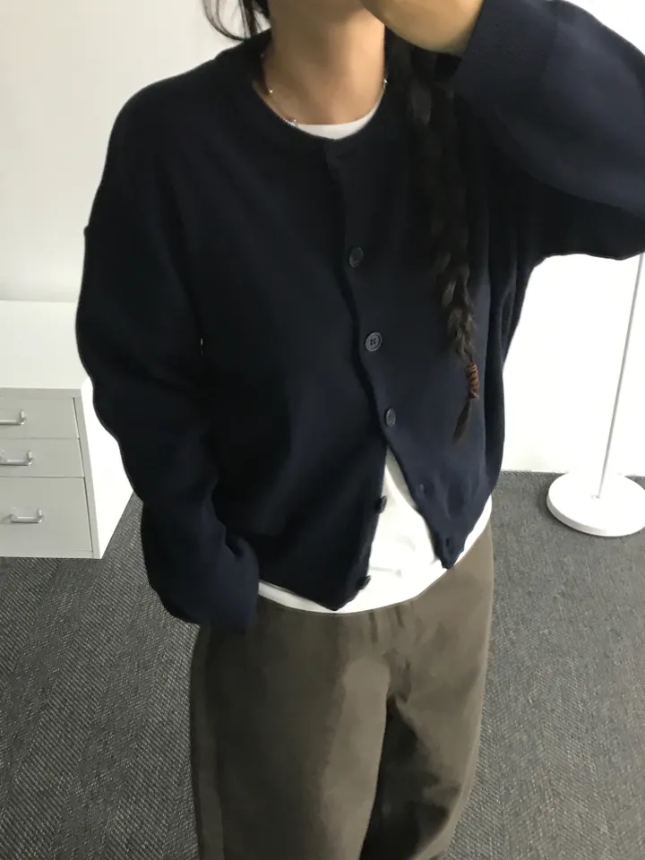 [데일리템/추천🖤] 라운드넥 버튼 니트 가디건 상세 이미지 11