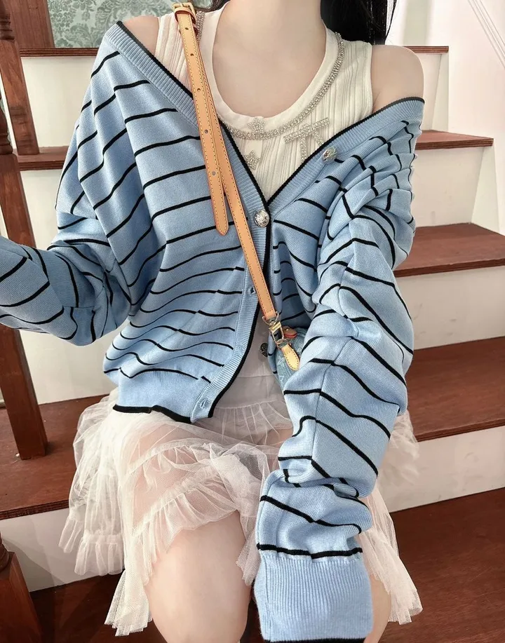 제니  스프라이프 루즈핏 가디건 상세 이미지 18