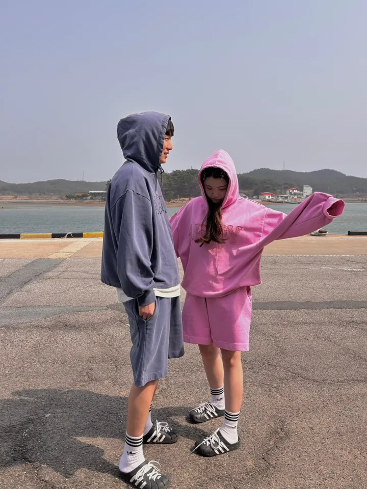 [세트가격🌠/남녀공용🧏‍♀️💕/도링룩단독💌] 피그먼트 아미 레터링 후드 밴딩 5부 반바지 커플 트레이닝세트 투피스 (3color) 상세 이미지 9