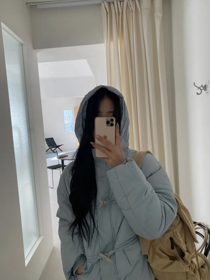 패딩 모델 착용 이미지-S1L38