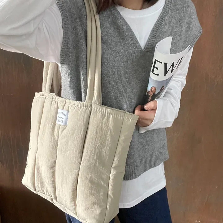 데일리 패딩 숄더백 상세 이미지 2