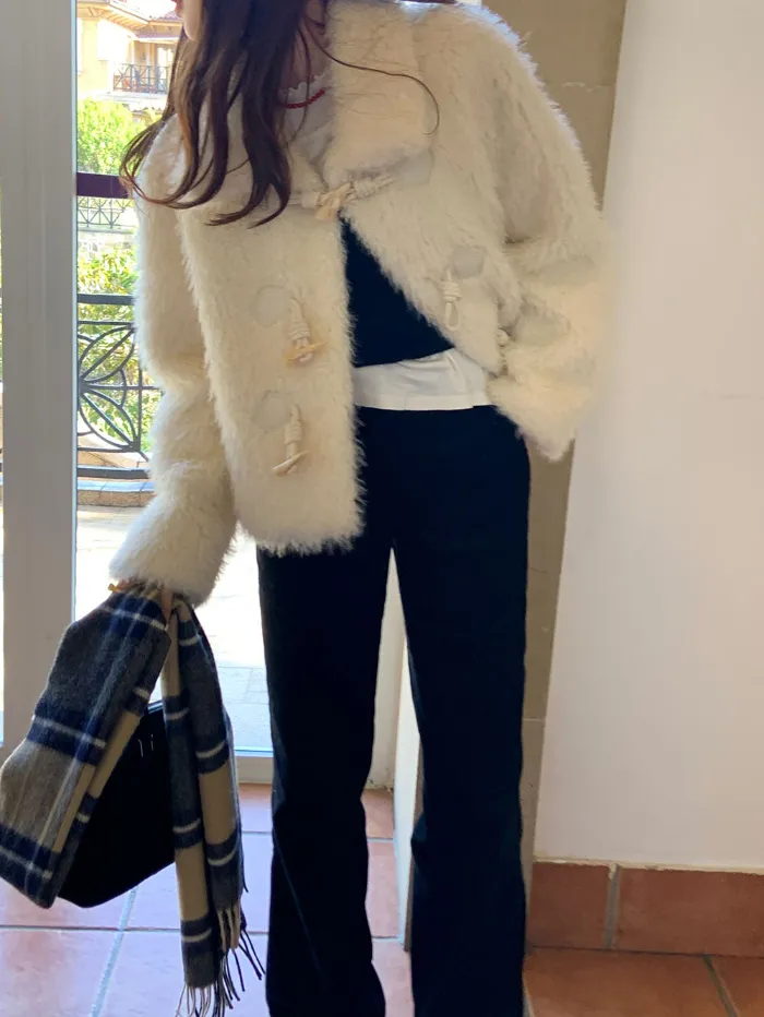 🩷당일출고🩷디로비❤️카라 떡볶이 단추 페이크 퍼 자켓 1color 상세 이미지 3