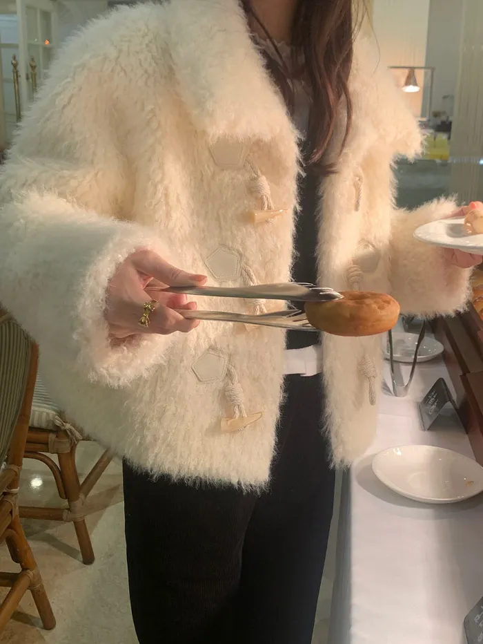 🩷당일출고🩷디로비❤️카라 떡볶이 단추 페이크 퍼 자켓 1color 상세 이미지 41