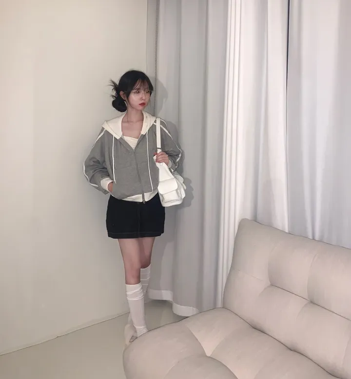집앞 나갈때 툭걸치기 좋은, 골지 크롭 배색집업 후드 -4col 상세 이미지 12