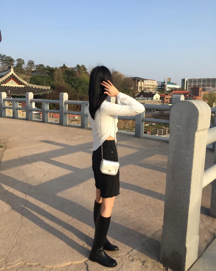 반바지 모델 착용 이미지-S1L40