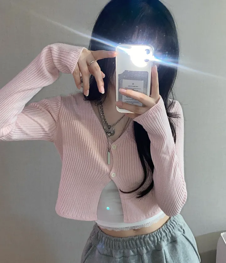 [봄신상🌷/색감보장/부드러워요☁]블라썸 브이넥 투버튼 골지 크롭 가디건 상세 이미지 24
