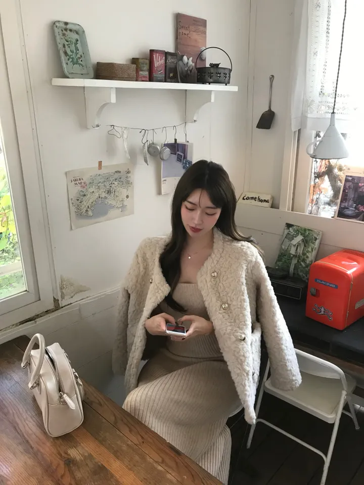 [ 하이퀄리티დ 하객룩] 밍크 더블 뽀글이 트위드 금장 자켓 노카라 퍼자켓 데이트룩 가을 겨울 상세 이미지 15