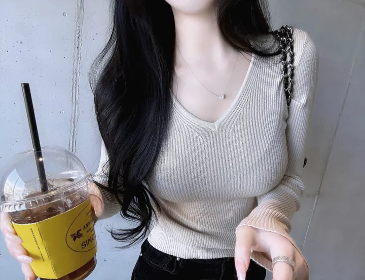손나은니트🩷봄까지쭉*기획가 쫀득 골지 브이넥 / 부들부들* 여리여리 슬림핏 골지니트 브이넥니트 긴팔 겨울니트 봄옷 봄니트 봄  티 니트티 티셔츠 신상 상의 겨울상의 봄상의 상세 이미지 8